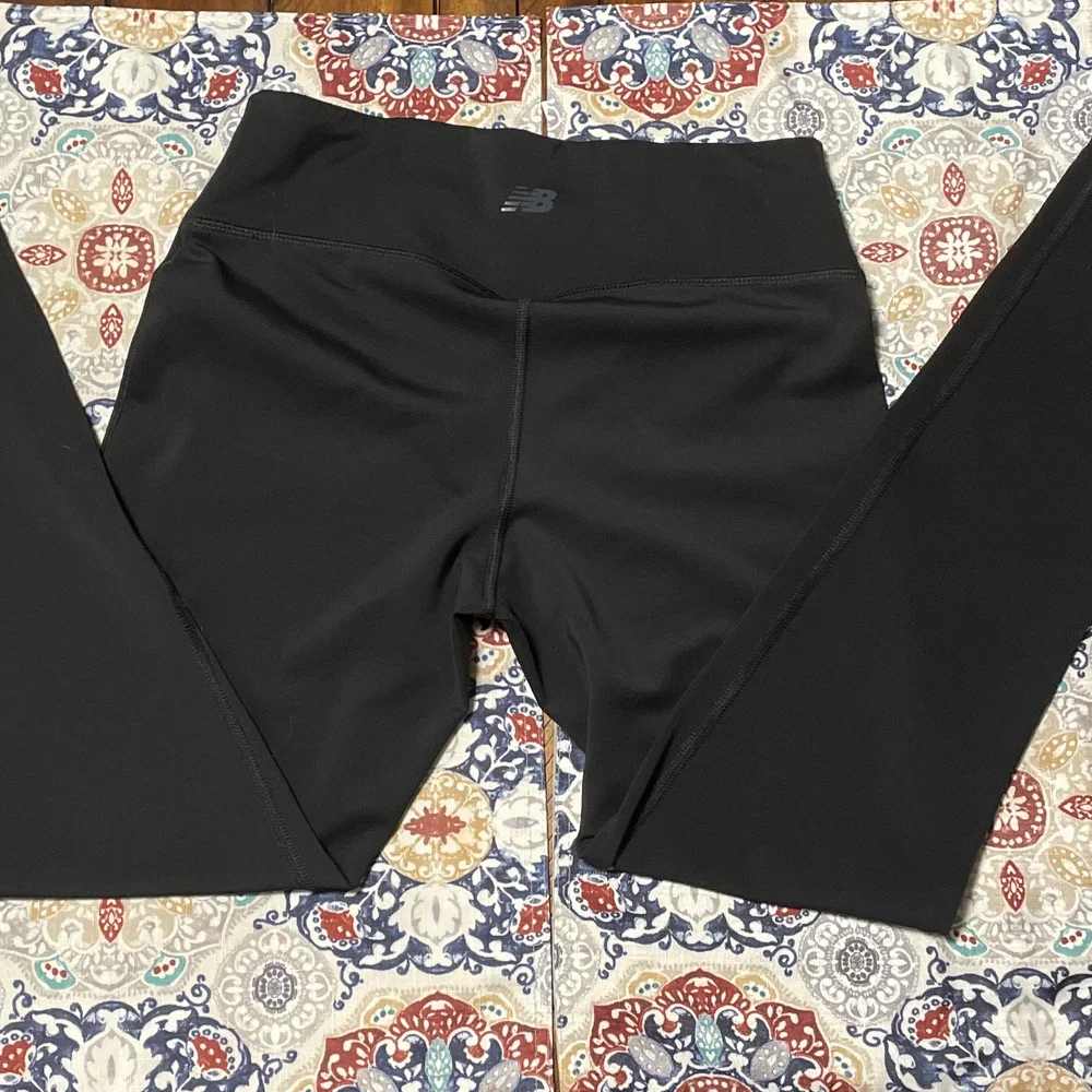 New Balance Womens Black Leggings - Picture 1 of 3